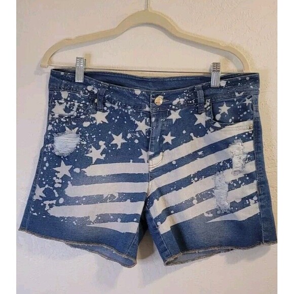 Mariyln Monroe Women's Distressed Denim Shorts American Flag  Blue Size Medium - Picture 1 of 9
